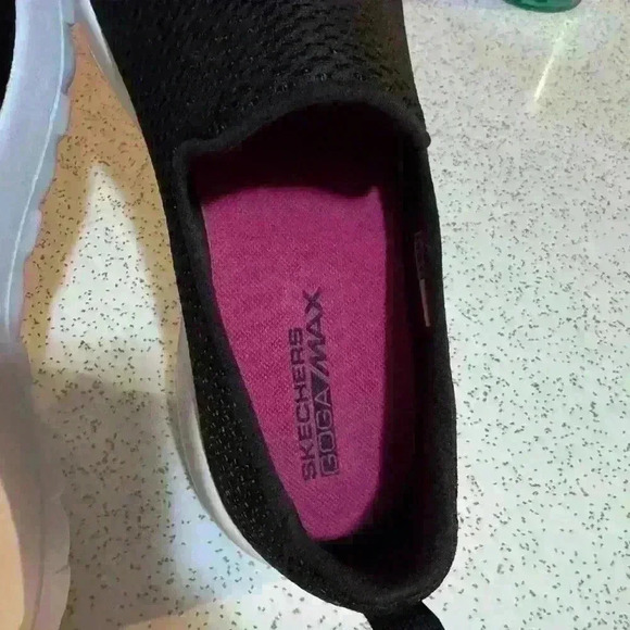 Sketchers go walk mesh slip ons size 7 - Picture 3 of 6